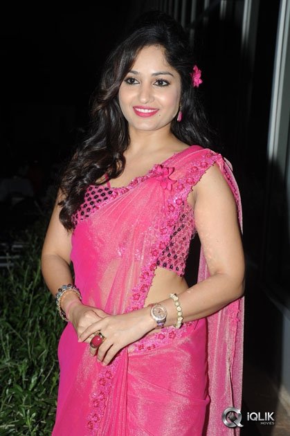 Madhavi-Latha-at-Mosagallaku-Mosagadu-Movie-Audio-Launch